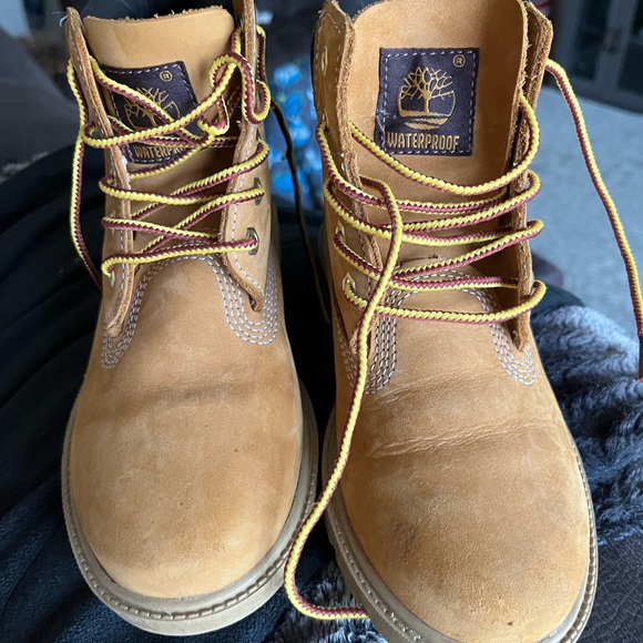 Timberlands boy 1 - Picture 2 of 4